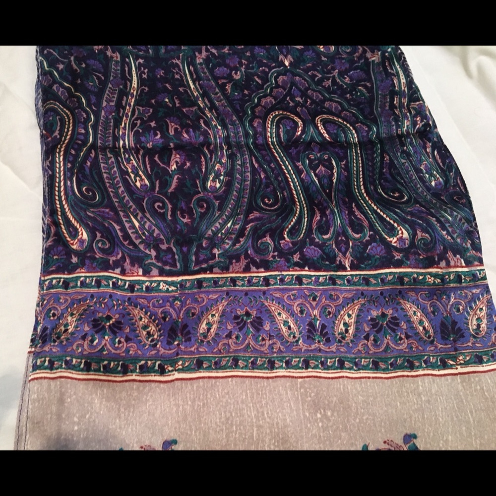 Scarf - Picture 3 of 4